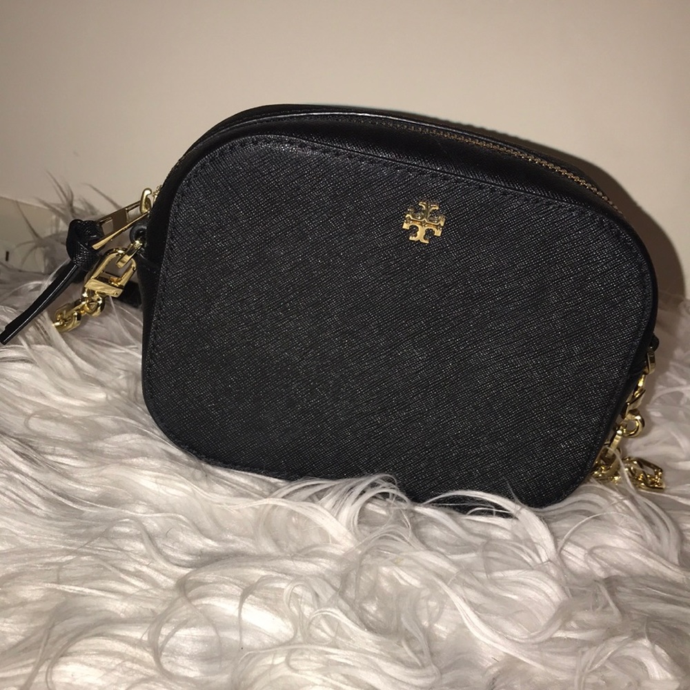 Fair to good condition Black Tory Burch Emerson Crossbody camera bag